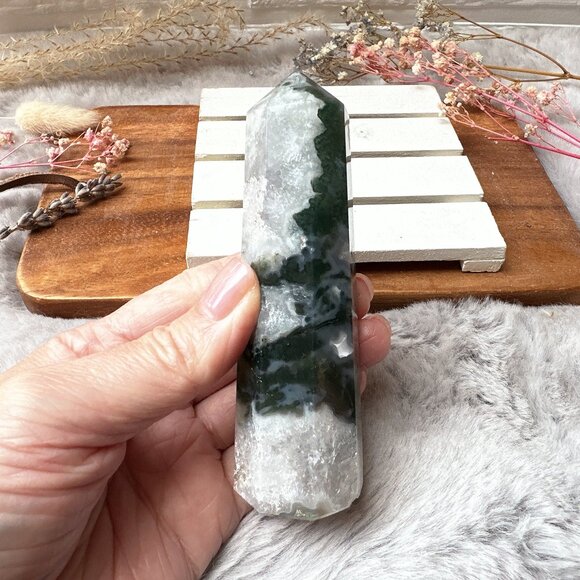 Gorgeous Moss Agate Tower - Picture 9 of 9